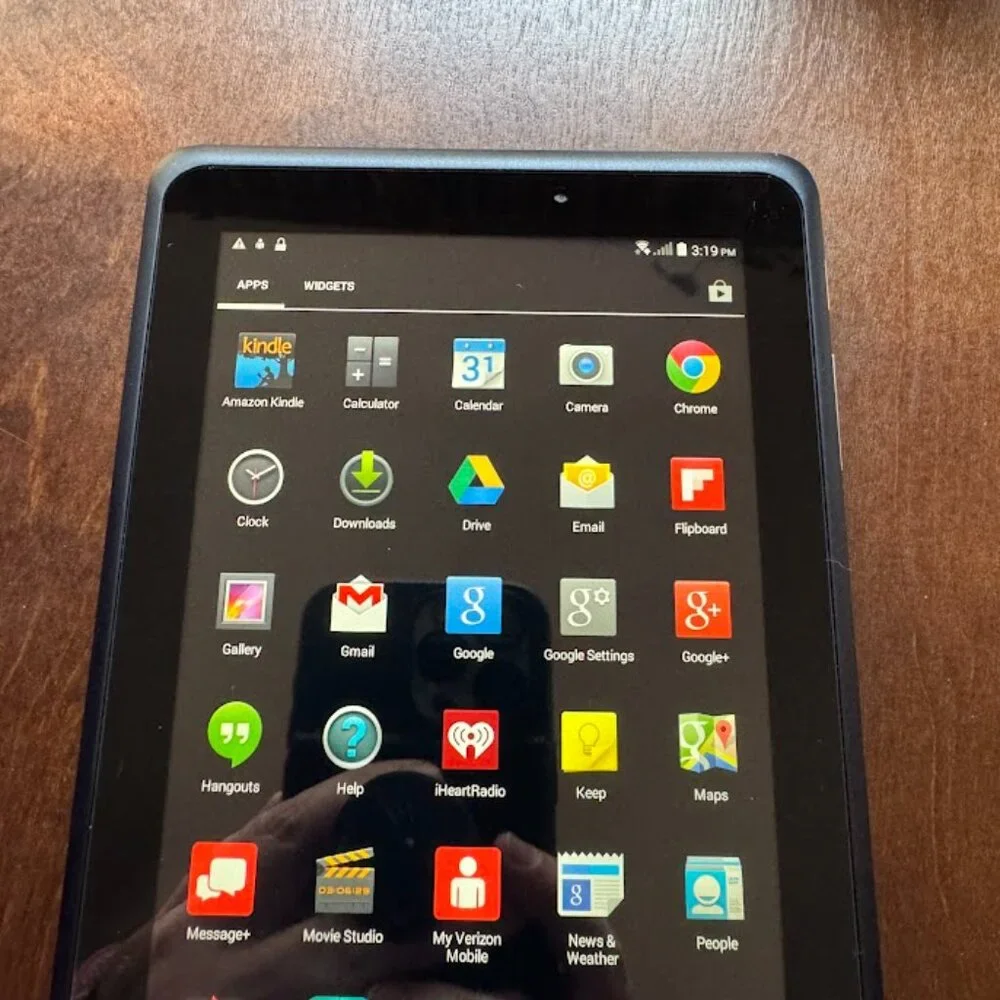 Verizon QMV7A tablet with black case